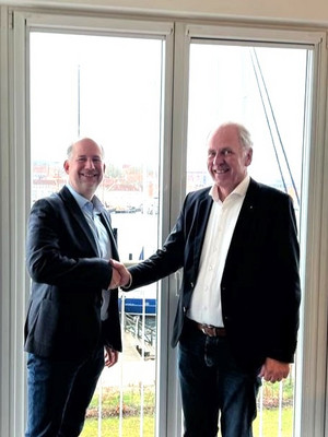 Jörg Christiansen (re.)
