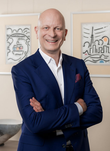 lutz-von-majewesky_mit-krawatte